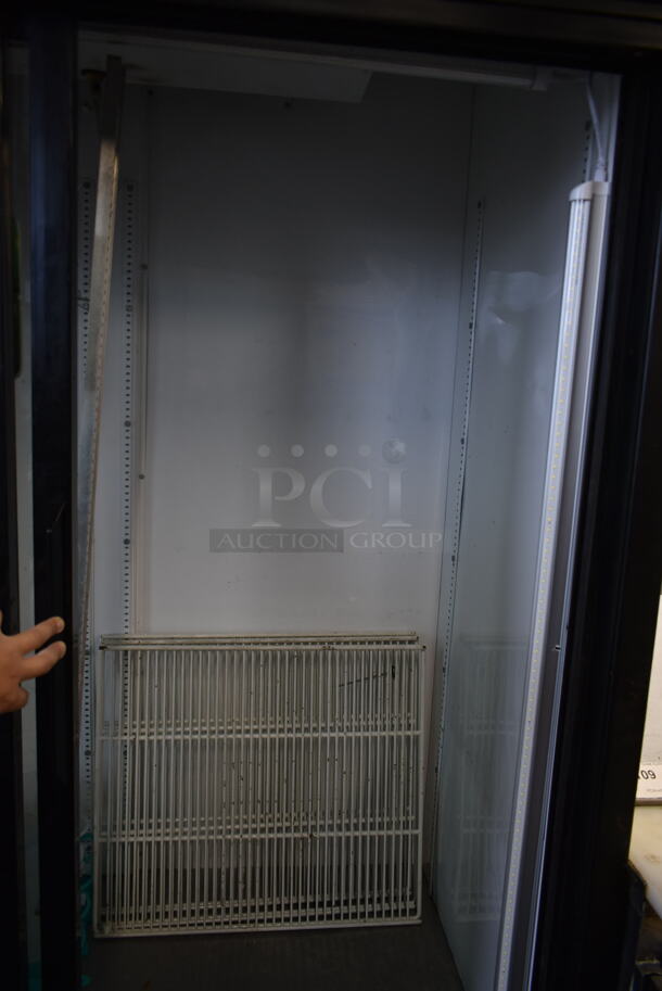 True GDM-69 Metal Commercial 3 Door Reach In Cooler Merchandiser w/ Poly Coated Racks. 115 Volts, 1 Phase. Tested and Working! - Image 9 of 9