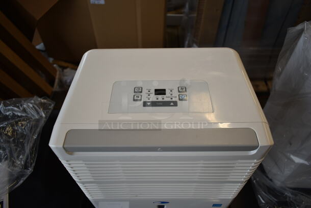 BRAND NEW SCRATCH AND DENT! Whynter RPD-421EW 40 Pint Energy Star Dehumidifier Auto Restart & Direct Drain. 115 Volts, 1 Phase. Tested and Working! - Image 3 of 6