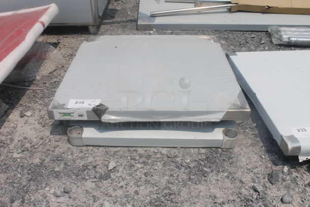 BRAND NEW SCRATCH AND DENT! Regency 600MT2424G Commercial Stainless Steel Mixer Table with Galvanized Legs and Undershelf - Image 1 of 5