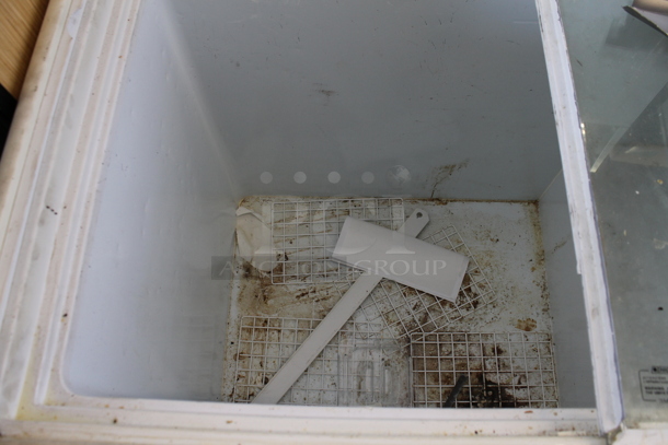 Metal Commercial Chest Freezer Merchandiser. Tested and Does Not Power On - Image 4 of 4