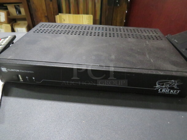 Clinton Cricket DVR 4/8 Recorder With   Lock Box And 1 Remote. 2XBID - Image 2 of 4