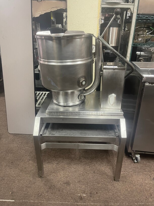 Working! Groen 10 Gal. Commercial Steam Kettle Electric 220 Volt 3 Phase NSF Tested and Working!  - Image 4 of 9