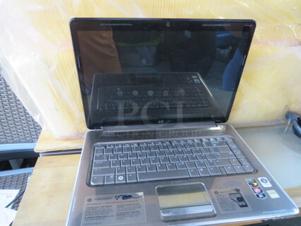 One HP Laptop. No Cords.