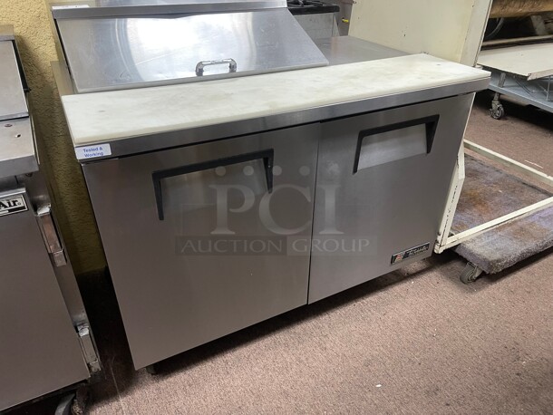 Fully Working! True Commercial Prep Sandwich Refrigerated Table With  Board 115 Volt NSF Tested and Working! - Image 1 of 9