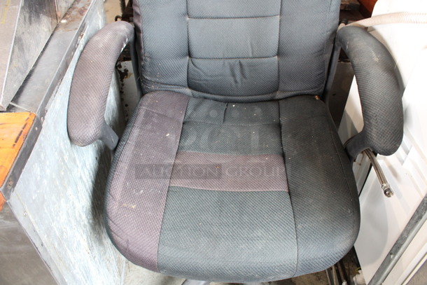 Black Office Chair w/ Arm Rests on Casters. 26x26x48 - Image 3 of 3