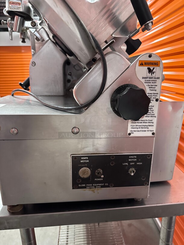 Working! Globe 2 Speed Automatic Commercial Meat Slicer model 2750 w/Sharpener Heavy Duty 115 Volt NSF Tested and Working! - Image 3 of 8