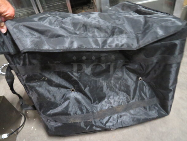 One Serv It Huge Insulated Delivery Bag.  - Image 1 of 2