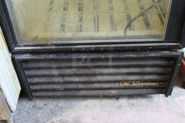 True GDM-26 Metal Commercial Single Door Reach In Cooler Merchandiser w/ Poly Coated Racks. 115 Volts, 1 Phase. Cannot Test Due To Damaged Plug - Image 3 of 4