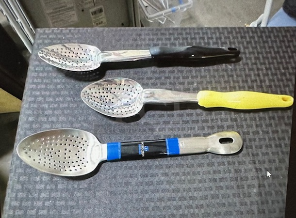 NEW Vollrath Assorted Perforated Spoons. 3XBID - Image 1 of 1