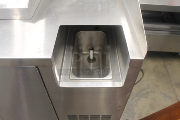 Norlake ZR112SSS-0M-2DQ Stainless Steel Commercial Counter w/ 2 Bays and 2 Doors. 115 Volts, 1 Phase. Tested and Working! - Image 6 of 9
