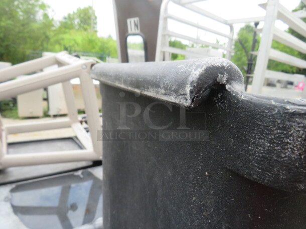 One Carlisle Trash Can. Can Be Used With Item #151-154. See Pics. - Image 3 of 4