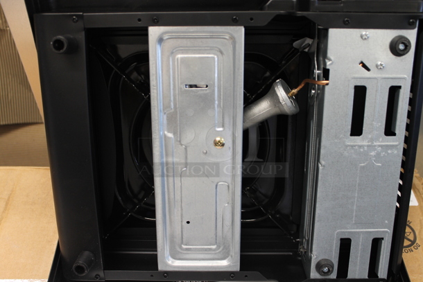 BRAND NEW SCRATCH AND DENT! Choice BDZ153 Countertop Butane Powered Single Burner Portable Range Stove in Case. - Image 5 of 7