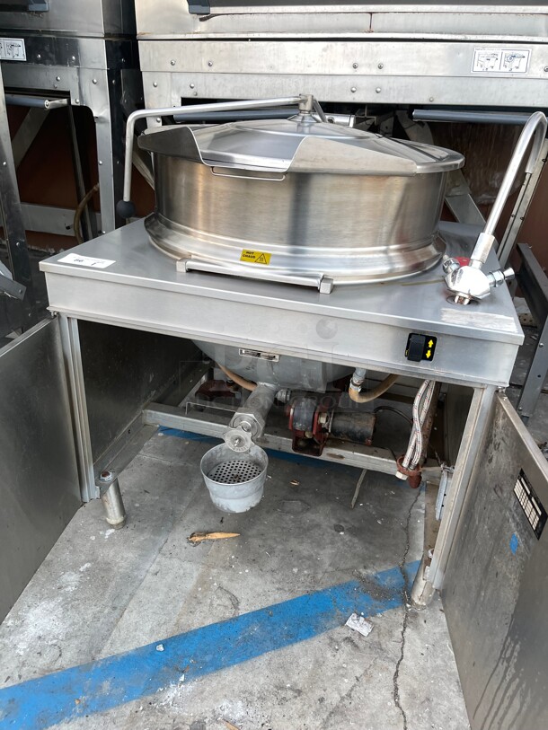 Clean! Cleveland KDM-40-T 40 Gallon 2/3 Natural Gas Steam Jacketed Direct Steam Tilting Kettle with Cabinet Base - Image 2 of 9