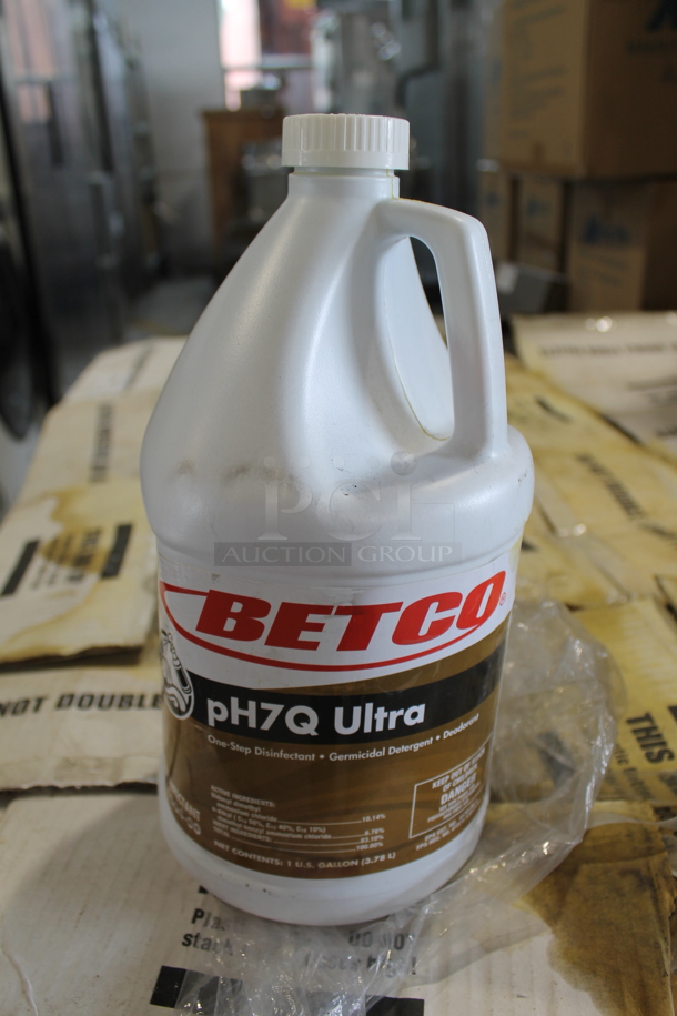 24 BRAND NEW Boxes of 4 Betco pH7Q Ultra Disinfectant Jugs. 24 Times Your Bid! - Image 2 of 4
