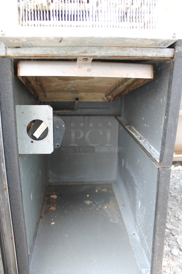 Glastender BB108-L-1-U Metal Commercial 4 Door Back Bar Cooler. Doors Need To Be Reattached. 115 Volts, 1 Phase.  - Image 10 of 10