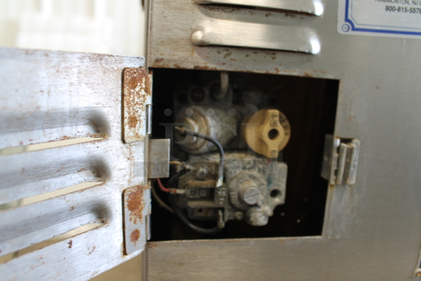 Bakers Pride Y800 Stainless Steel Commercial Natural Gas Powered Single Deck Pizza Oven. 120,000 BTU. - Image 11 of 12