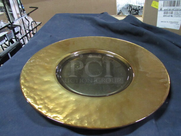 19 Inch Beautiful Glass Serving Plate With Gold Rim. 