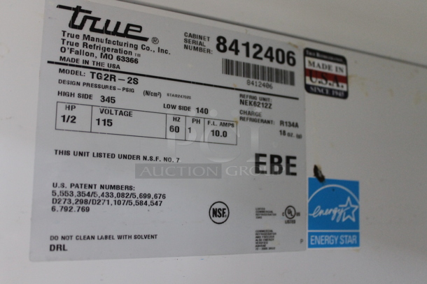 2014 True TG2R-2S ENERGY STAR Stainless Steel Commercial 2 Door Reach In Cooler w/ Poly Coated Racks on Commercial Casters. 115 Volts, 1 Phase. Tested and Working! - Image 4 of 4