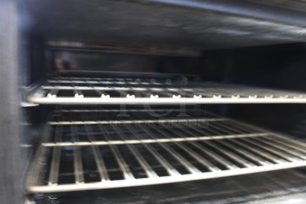 Vulcan Stainless Steel Commercial Gas Powered 6 Burner Range w/ Oven and Back Splash.  - Image 6 of 6
