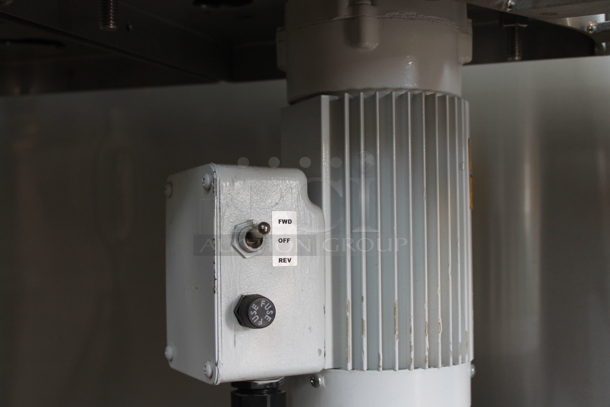 Mettler Toledo 0925 Metal Commercial Floor Style Curved Conveyor Belt for Labeling Machine. 115 Volts, 1 Phase.  - Image 2 of 4