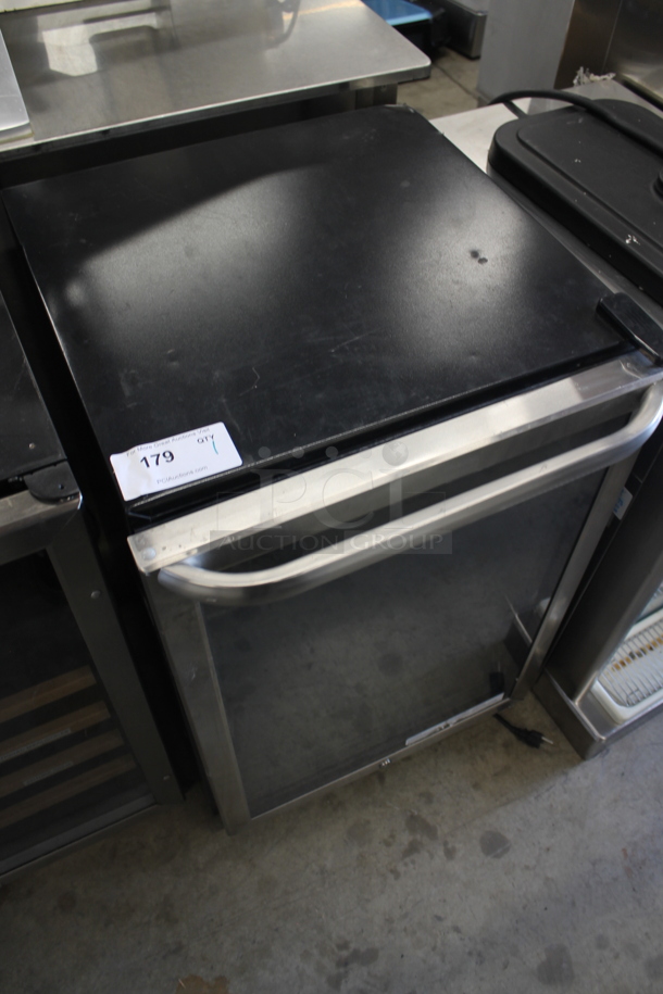 Electrolux FFBC4622QS-1 Stainless Steel Cooler Merchandiser. 115 Volts, 1 Phase. Tested and Working! - Image 2 of 8