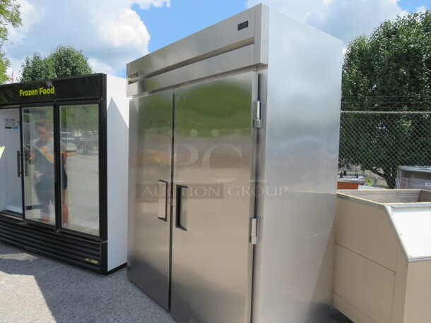 One TRUE 2 Door Stainless Steel Freezer. Model# TG2F. 115/208-230 Volt. 1 Phase. 67.5X35X84 - Image 5 of 5