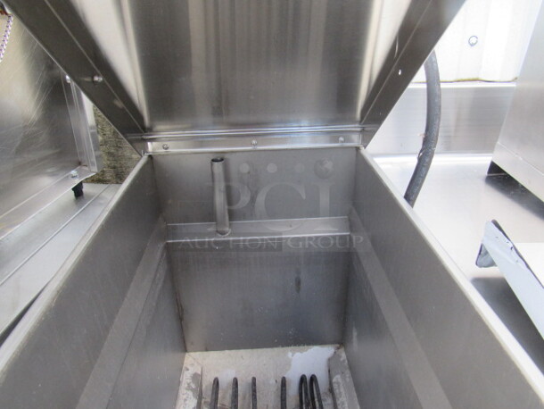 One 16.5 Gallon Pitco Rethermalizer. Model# SRTE. 208 Volt. 16.5X36X46.5. $9305.79 - Image 3 of 3