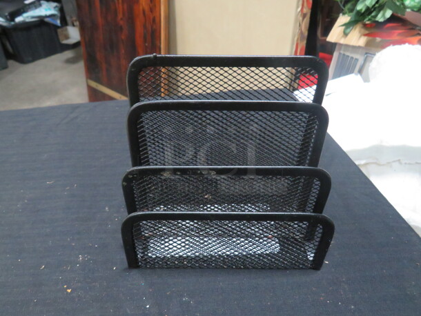 One Lot Of 14 Black Metal Menu Holders. - Image 1 of 1