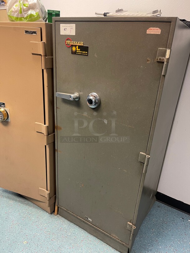 Nice! Mosler Safe Commercial Fire Resistance Safe Class 350 With Relocking Device 1 Hour Fire Safe With Open Combination NSF 25x25x58 - Image 2 of 8
