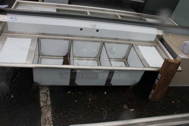 BRAND NEW SCRATCH AND DENT! Steelton 522CS31620LR Stainless Steel Commercial 3 Bay Sink w/ Dual Drain Boards. Bays 16x20. Drain Boards 16x22 - Image 2 of 8