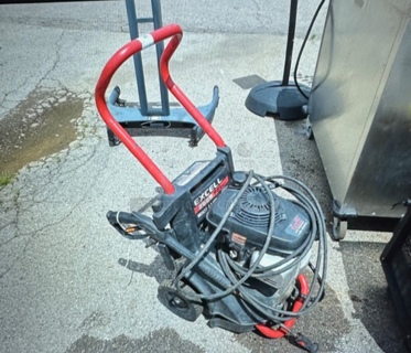 One Honda EV Cell 2500 PSI Pressure Washer. #VR2522.