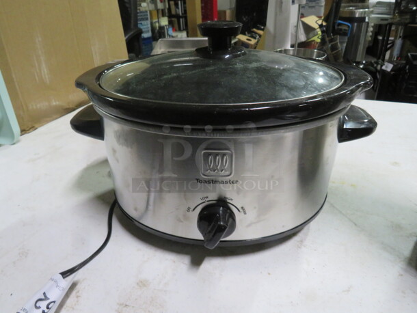 One Crock Pot Slow Cooker. - Image 1 of 1