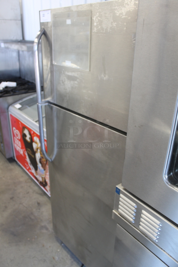 2014 Electrolux LFHT1817LFA Stainless Steel Commercial Cooler Freezer Combo Unit. 115 Volts, 1 Phase. Tested and Powers On But Does Not Get Cold
 - Image 3 of 5