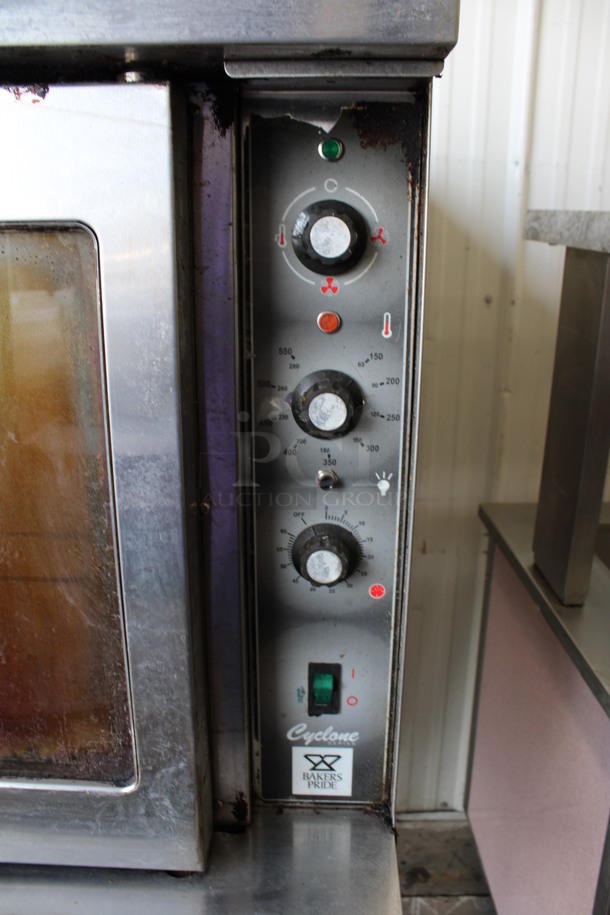 Baker's Pride Model BCO11G Stainless Steel Commercial Natural Gas Powered Full Size Convection Oven w/ View Through Doors, Metal Oven Racks and Thermostatic Controls on Metal Legs. 60,000 BTU. 39x42x60 - Image 3 of 6