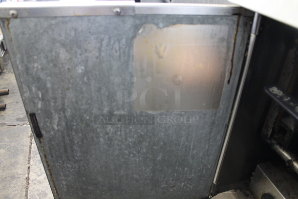 Imperial Stainless Steel Commercial Floor Style Natural Gas Powered Deep Fat Fryer w/ Metal Fry Basket. - Image 5 of 5