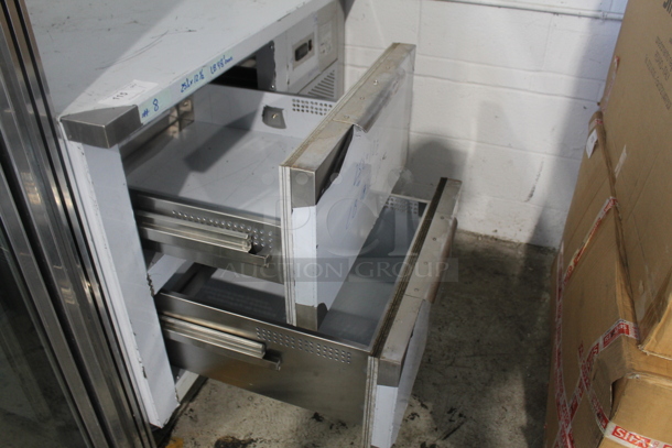 BRAND NEW SCRATCH AND DENT! CustomCool LB4SC Stainless Steel Commercial 2 Drawer Undercounter Cooler on Commercial Casters. 115 Volts, 1 Phase. Cannot Test Due To Missing Power Cord - Image 4 of 5