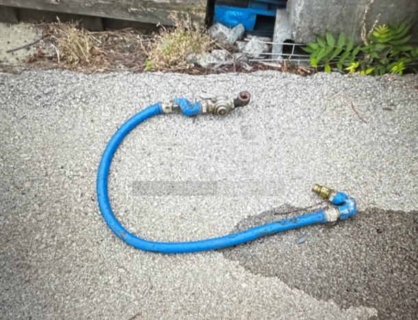 One Gas Hose. - Image 1 of 1