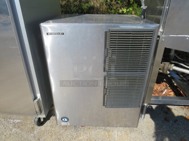 One WORKING Hoshizaki Ice Maker. Model# KM-901MAH. 208-230 Volt. 1 Phase. 30.5X28.5X37.5. $6640.00 - Image 1 of 2