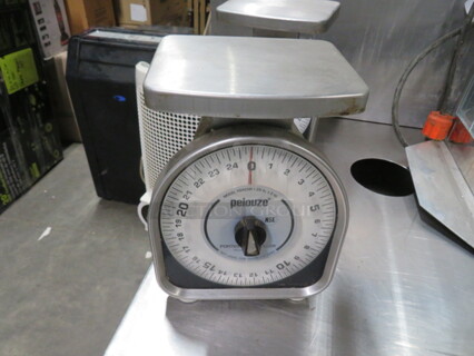One Pelouze 25lb Scale. #YG425R.