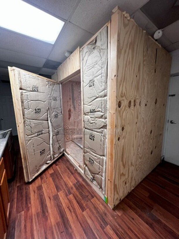 Homemade Walk-In Cooler, Plywood, PolyPro Insulation Foam Board, 
Interior 8 X 6', Exterior 5'11