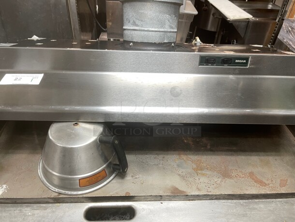 Broan Under Cabinet Range Hood  Heat Sentry™, Convertible Vent Options, UL Listed, and HVI-2100 Certified: 42 Inch, 198 CFM 115 Volt Tested and Working! - Image 3 of 9