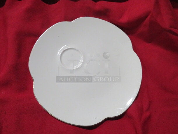 9.5 Inch Gold Rimmed Brunch/Party Plate. 10XBID