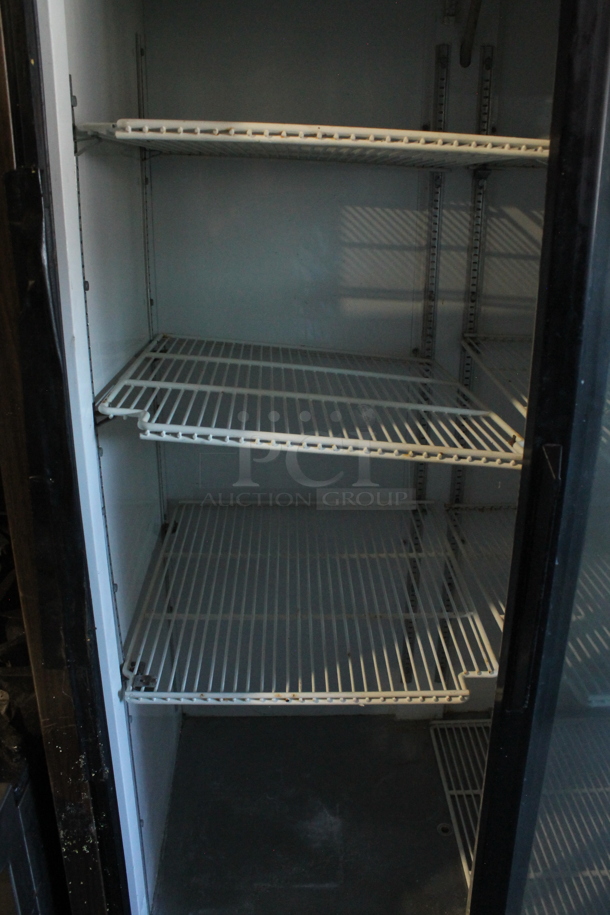 True GDM-37 Metal Commercial 2 Door Reach In Cooler Merchandiser w/ Poly Coated Racks. 115 Volts, 1 Phase. Tested and Working! - Image 2 of 4