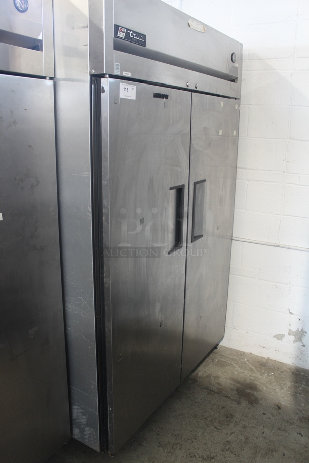 2015 True TG2R-2S Commercial Stainless Steel Two Door Reach In Cooler With Polycoated Racks on Commercial Casters. 115V, 1 Phase. Tested and Working! - Image 2 of 5