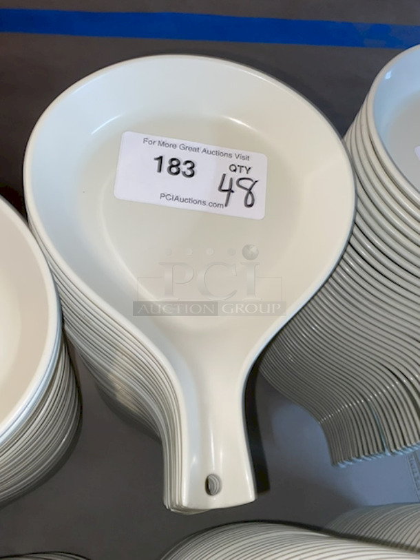 GET Melamine SK-2-IV Diamond Ivory 16 oz. Melamine Skillet -  Length: 10 1/2"
Height: 1 1/2" Capacity: 16 oz. Rim Full Capacity: 21 oz. - 48x Your Bid - Image 1 of 2