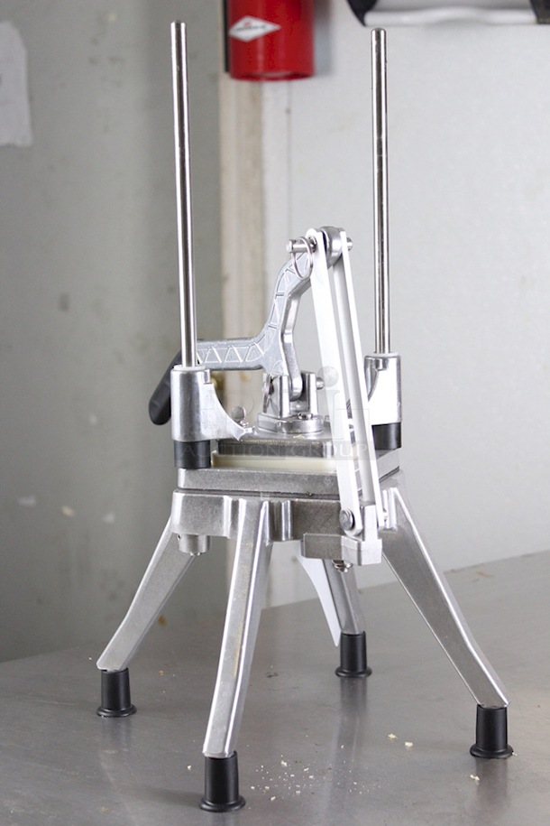 VEVOR Commercial Vegetable Chopper With 1/4 Inch Blade. Made of heavy-duty stainless steel and aluminum alloy, durable and corrosion-proof. - Image 5 of 8