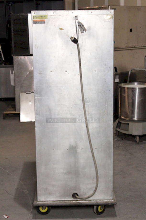 Cres Cor H-137-UA-12D Insulated Holding Cabinet Solid Dutch Doors - 120v on Commercial Casters.
Working Condition Unknown.
26x33x69-3/4 - Image 3 of 7