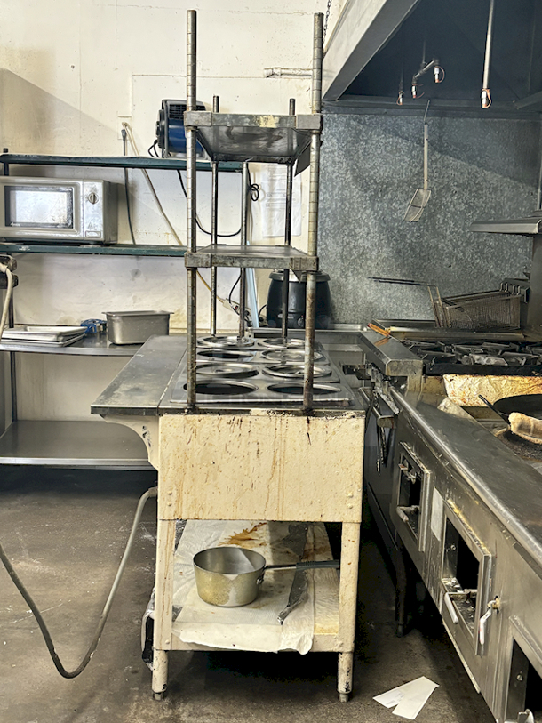 Electric 4-Well Steam Stable With 2 Storage Shelves and Ticket Rail. Heating Element does not function correctly. 58x24x74-1/2 - Image 2 of 2