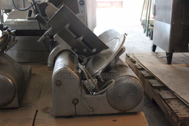 Hobart 1612 Deli Slicer, 11-3/4" Blade 26-1/4"W x 24"D x 21-1/4"H, 115v/60hz  - Image 3 of 5