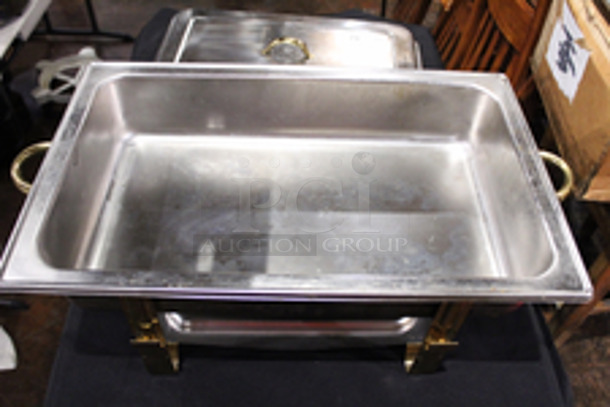 Full Size Chafer w/ Lift Off Lid. 8 quart, full-size, welded frame, dripless water pan, lift-off cover with plastic handle, duel fuel holder, stainless steel, mirror-finish
24x14x13
 - Image 8 of 9